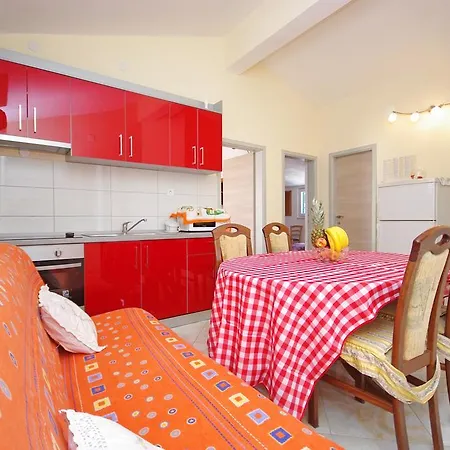 Ribarevic Apartment Makarska