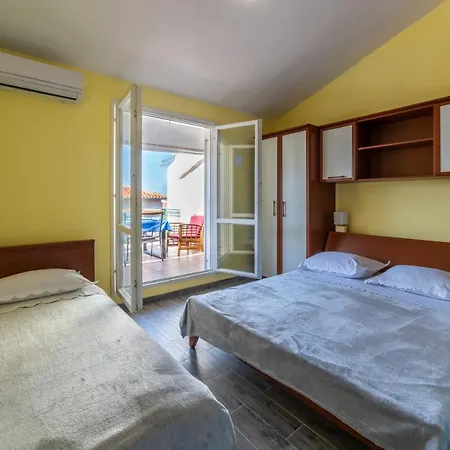 Ribarevic Apartment Makarska