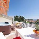 Ribarevic * Makarska